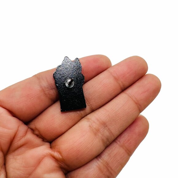 š¤©Plam for Win Enamel Pin Cat Paw Shape Alloy Enamel Pin Brooch In Camo Sleeve𤩠- Picture 3 of 6